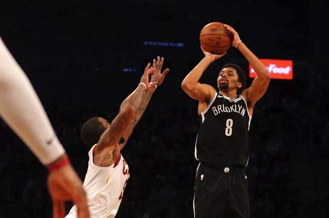 曼联中场组织乏力