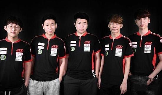 火爆德比，费内巴切vs加拉塔萨雷赛前双方球员就开始发生冲突